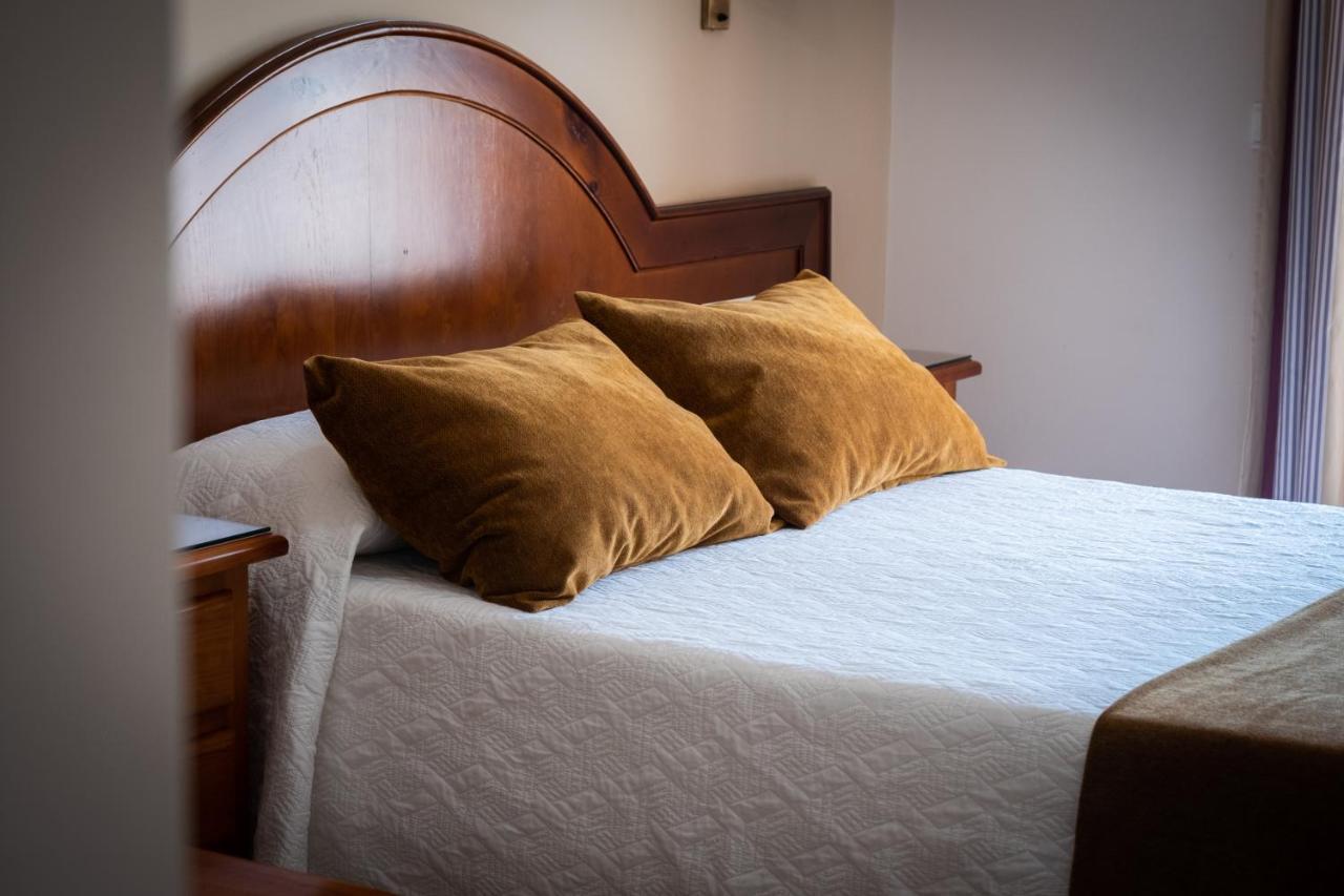 Hostal Cabo Roche Кониль-де-ла-Фронтера Экстерьер фото