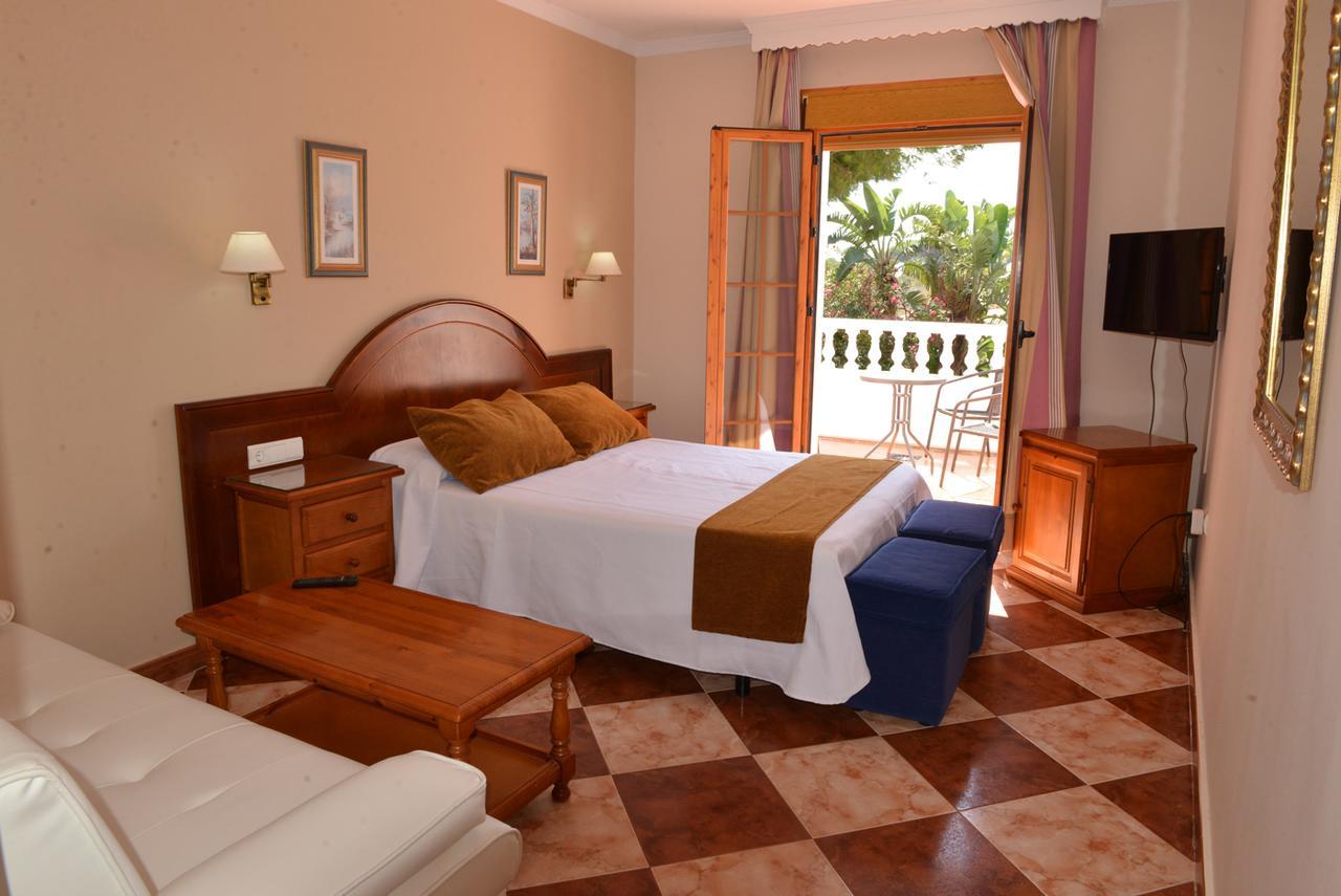 Hostal Cabo Roche Кониль-де-ла-Фронтера Экстерьер фото
